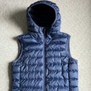 Lole Navy Down Vest with Hood, XS